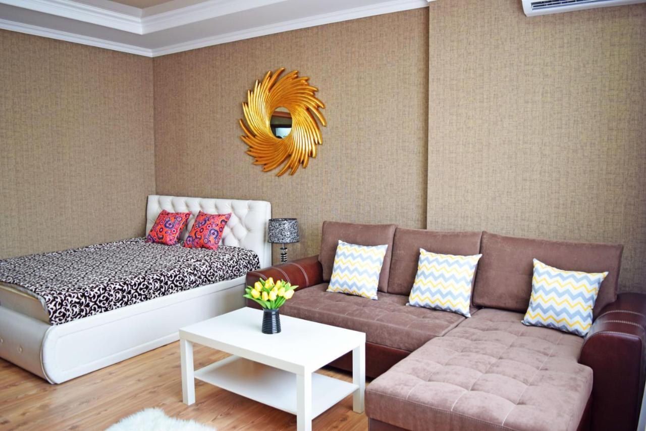 Sunny Apartment With Mountain View Бишкек Екстериор снимка